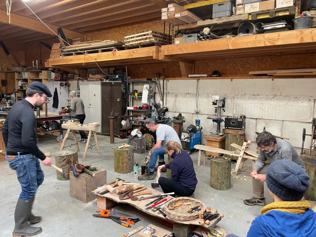 Petits ruisseaux vieux outils